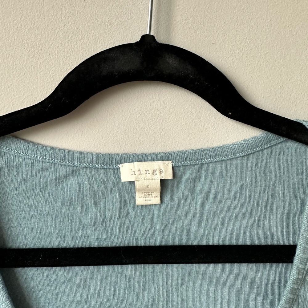 Hinge Top 💙 - Picture 5 of 5
